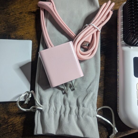 Christine Shelley Hair Straightener Brush for travel with negative ions! - Picture 4 of 4